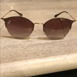 Brand New Ray Ban Sunglasses with case and cloth
